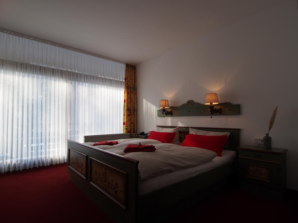 Hotel Restaurant Margaretenhof Überherrn Esterno foto