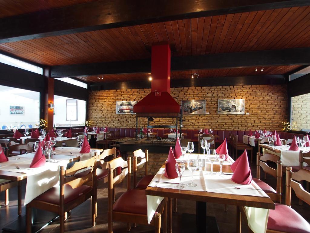 Hotel Restaurant Margaretenhof Überherrn Esterno foto